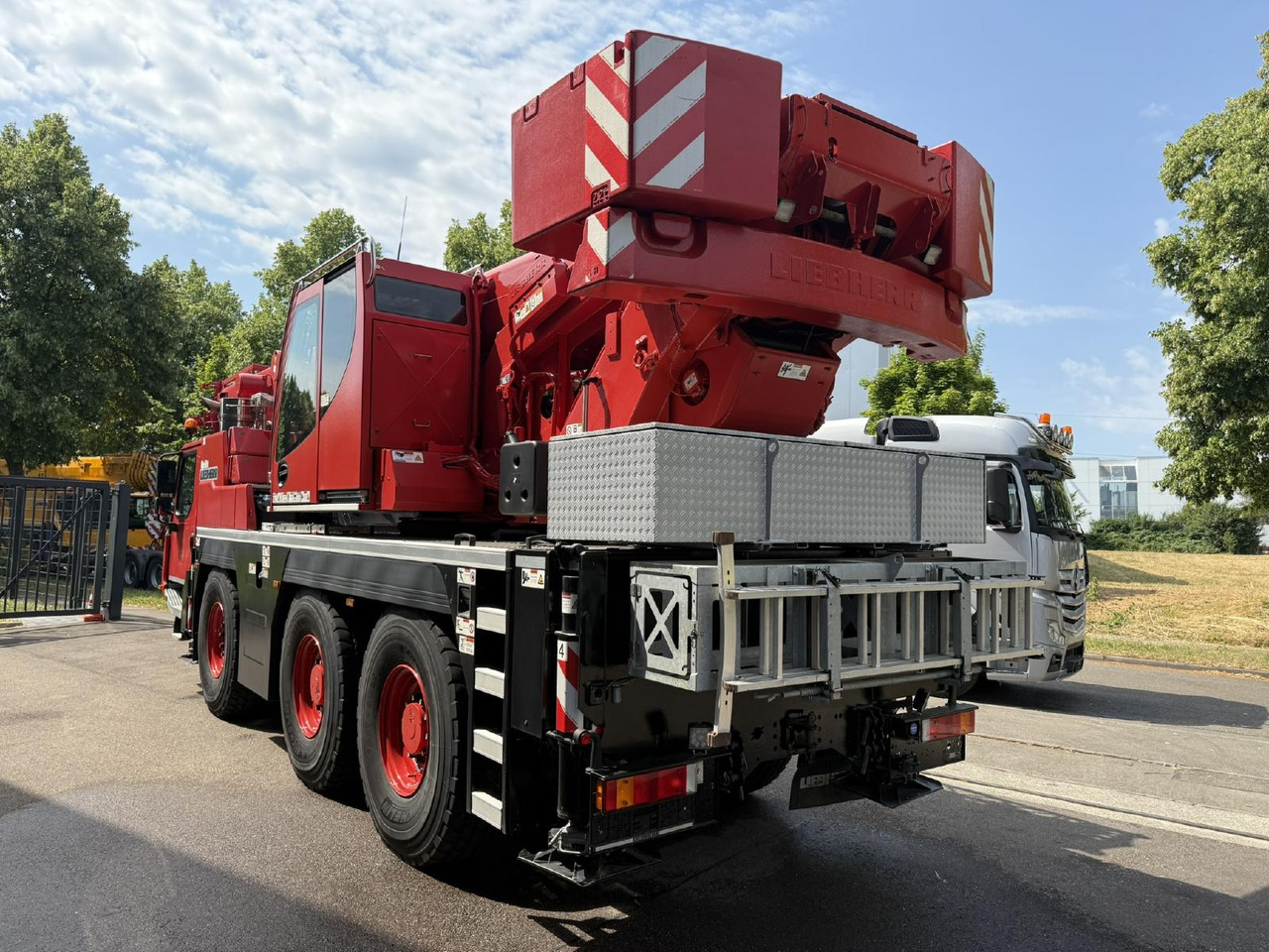 Liebherr LTM 1050-3.1 (20 - 084 132) - Grue mobile: photos 4 Liebherr LTM 1050-3.1 (20 - 084 132) - Grue mobile: photos 4