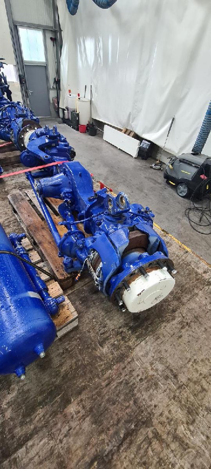 Liebherr Zubehör = LTM 1030-2.1 / diverse Teile und Komponenten - Pièces de rechange pour Engins de chantier: photos 3 Liebherr Zubehör = LTM 1030-2.1 / diverse Teile und Komponenten - Pièces de rechange pour Engins de chantier: photos 3