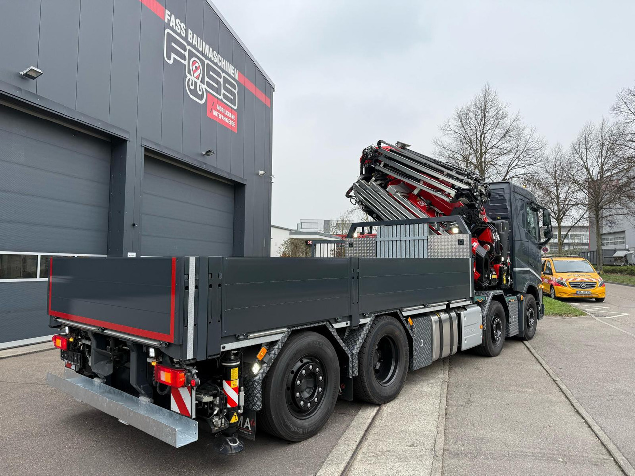 Volvo FH 500 | Kran Fassi F820 RA.2 | Jib L426 - Camion plateau, Camion grue: photos 3 Volvo FH 500 | Kran Fassi F820 RA.2 | Jib L426 - Camion plateau, Camion grue: photos 3