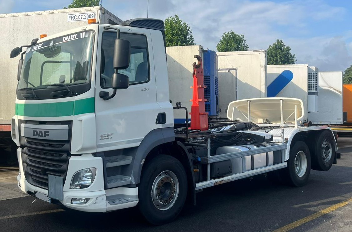 DAF CF460 FAN E6 (Hooklift) - Camion ampliroll: photos 1 DAF CF460 FAN E6 (Hooklift) - Camion ampliroll: photos 1