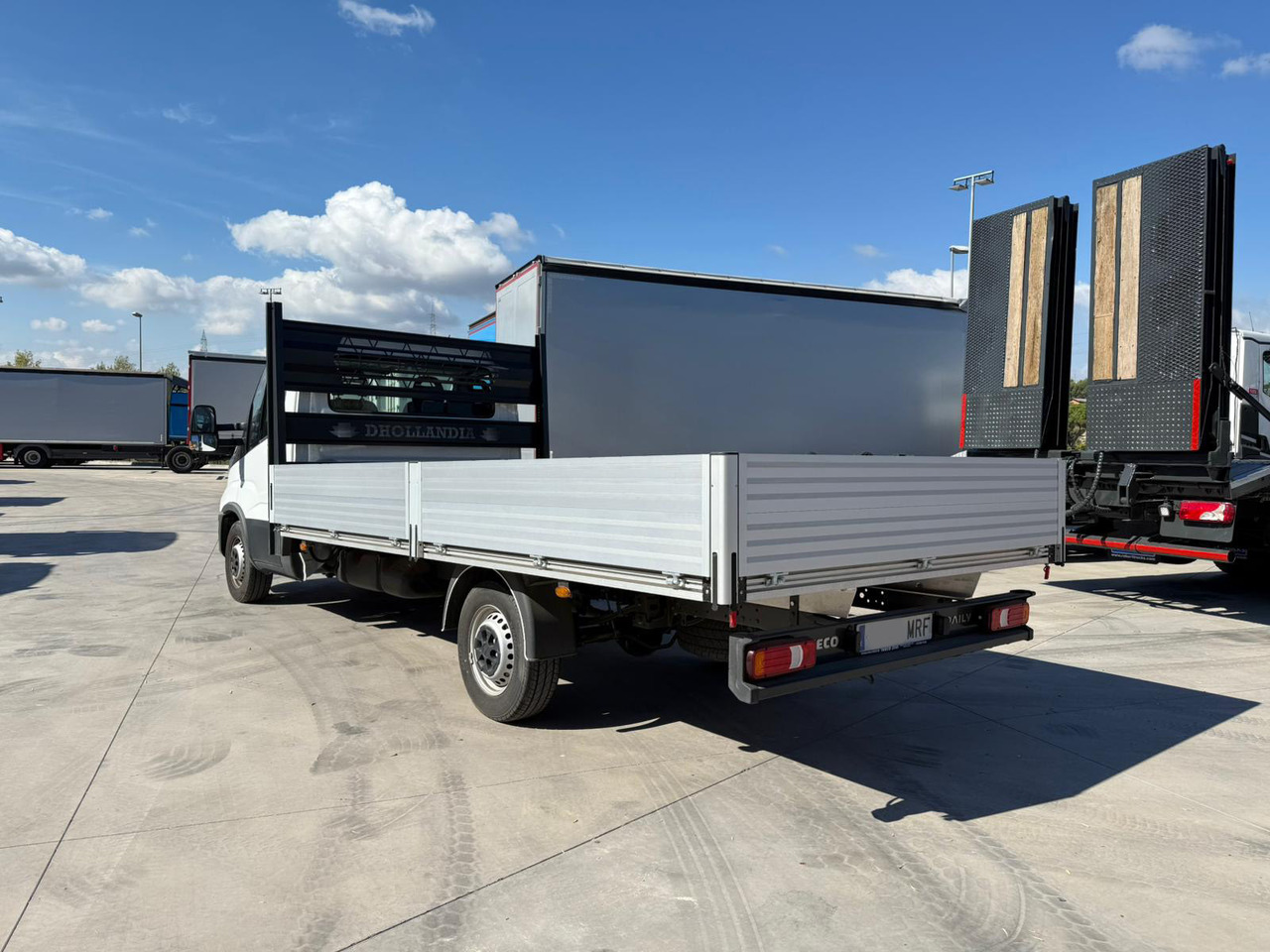 IVECO 35S16 Daily E6 (Open Box) - Fourgon plateau: photos 3 IVECO 35S16 Daily E6 (Open Box) - Fourgon plateau: photos 3