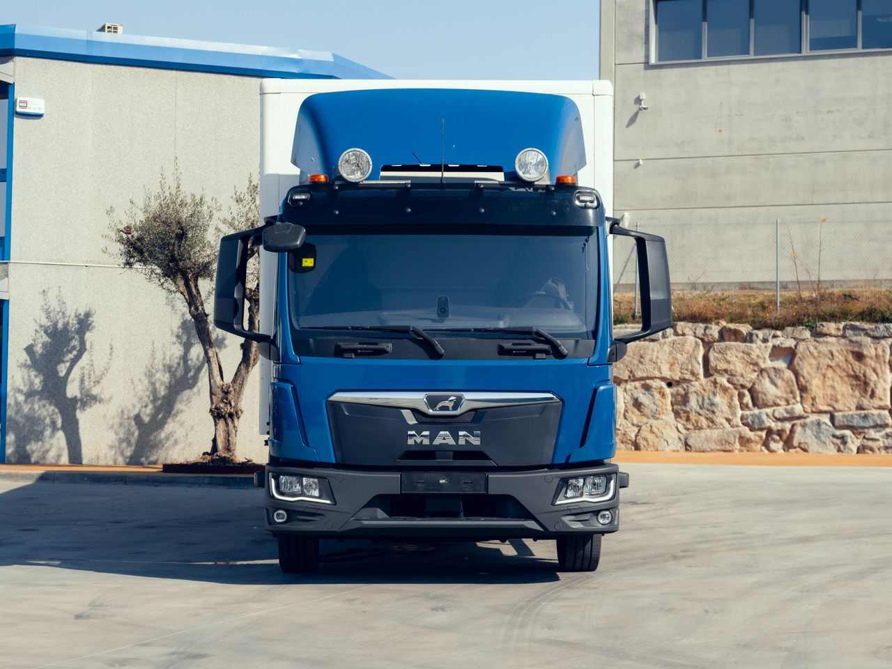 MAN 12.220 TGL E6 (VAN) - Camion fourgon: photos 4 MAN 12.220 TGL E6 (VAN) - Camion fourgon: photos 4