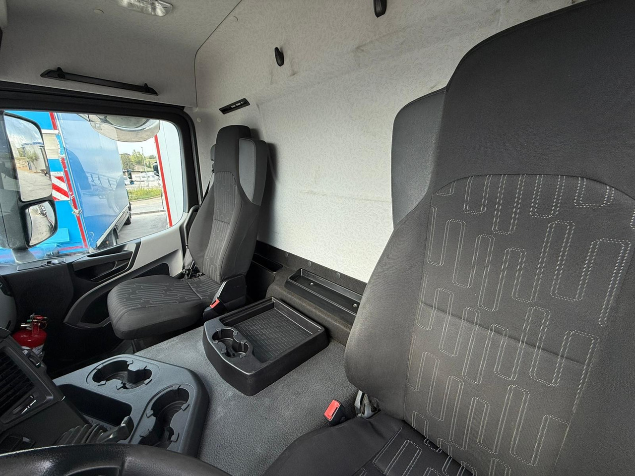 Crédit-bail MERCEDES BENZ 18.27 Antos E6 (Tauliner) MERCEDES BENZ 18.27 Antos E6 (Tauliner): photos 6 Crédit-bail MERCEDES BENZ 18.27 Antos E6 (Tauliner) MERCEDES BENZ 18.27 Antos E6 (Tauliner): photos 6