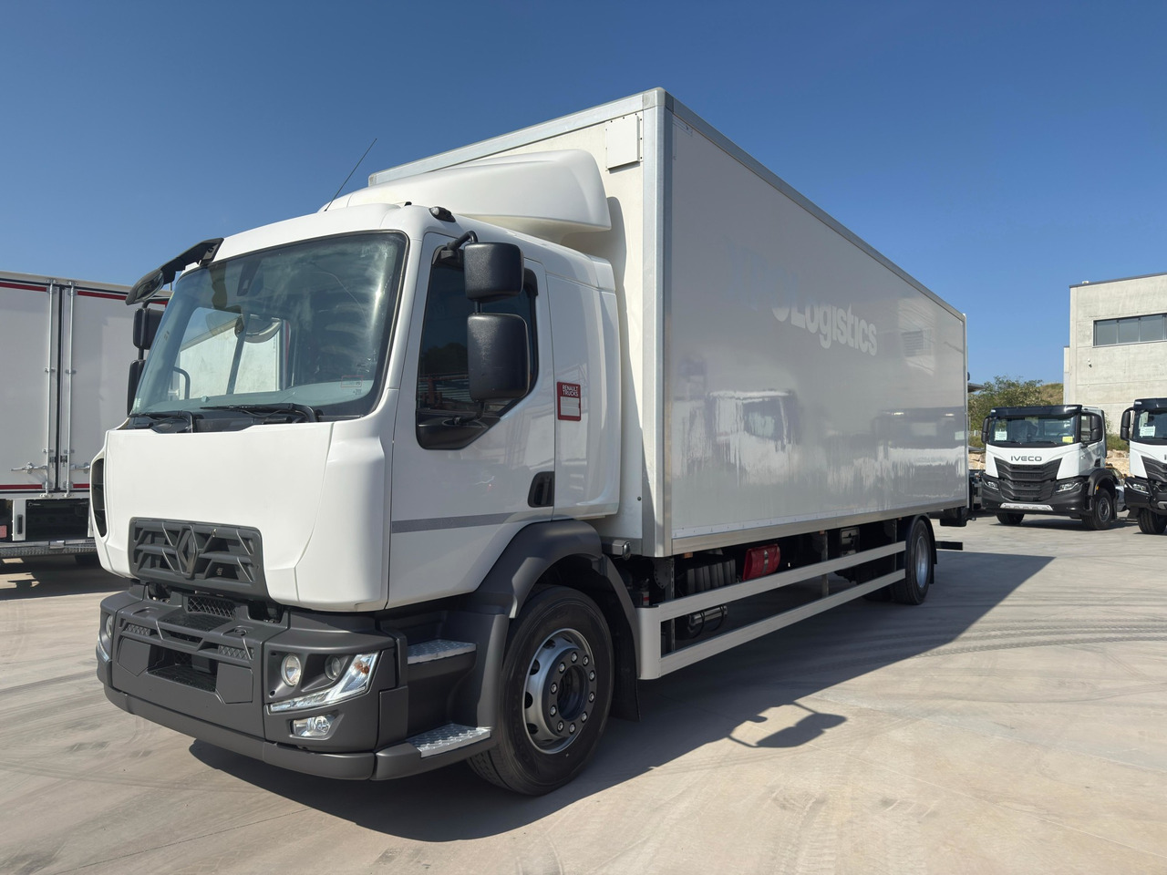 RENAULT D Wide 280 E6 (VAN) - Camion fourgon: photos 1 RENAULT D Wide 280 E6 (VAN) - Camion fourgon: photos 1
