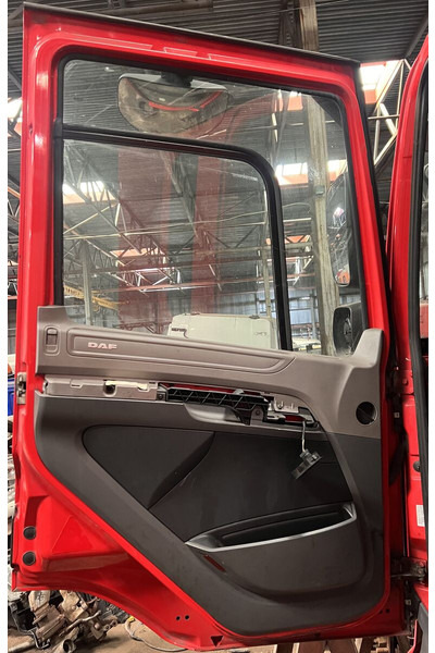 DAF CF - Portière et pièces: photos 2 DAF CF - Portière et pièces: photos 2