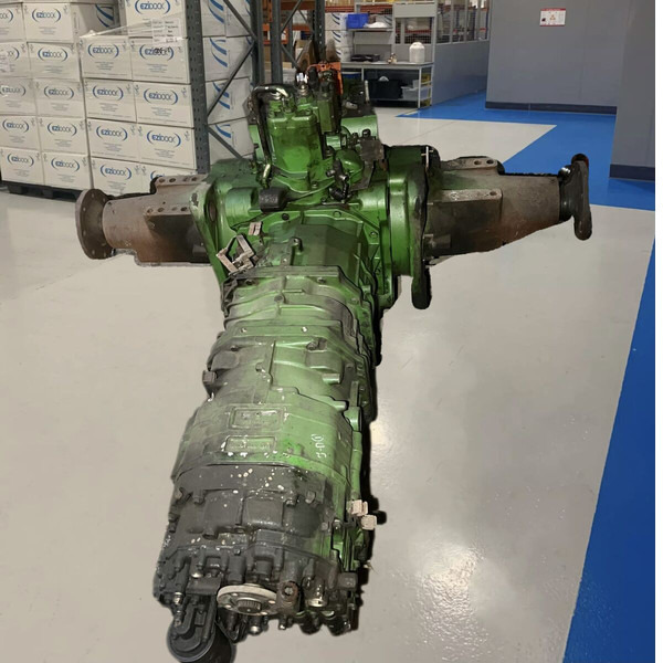 John Deere - Essieu et pièces: photos 1 John Deere - Essieu et pièces: photos 1