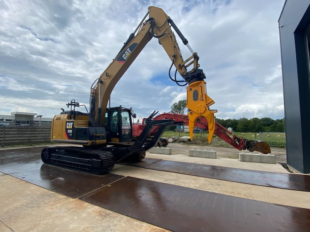 CAT 320 EL LR CAR DISMANTLER - Pelle de démolition: photos 5 CAT 320 EL LR CAR DISMANTLER - Pelle de démolition: photos 5