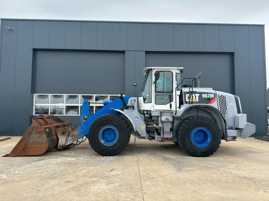 CAT 962 M (NEW REMAN ENGINE) - Chargeuse sur pneus: photos 2 CAT 962 M (NEW REMAN ENGINE) - Chargeuse sur pneus: photos 2