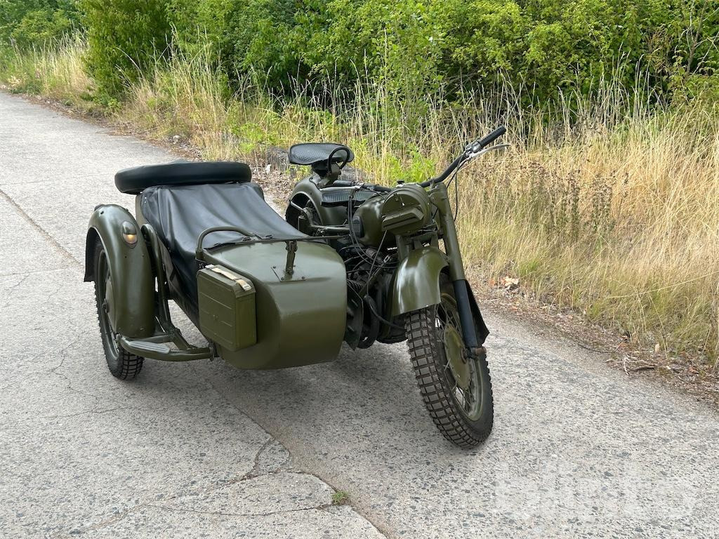 1973 Dnepr MT 9 - Motocyclette: photos 1 1973 Dnepr MT 9 - Motocyclette: photos 1