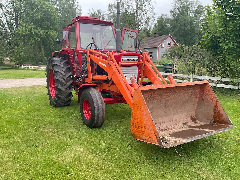 BM-VOLVO T 650 med Lastare - Tracteur agricole: photos 1 BM-VOLVO T 650 med Lastare - Tracteur agricole: photos 1