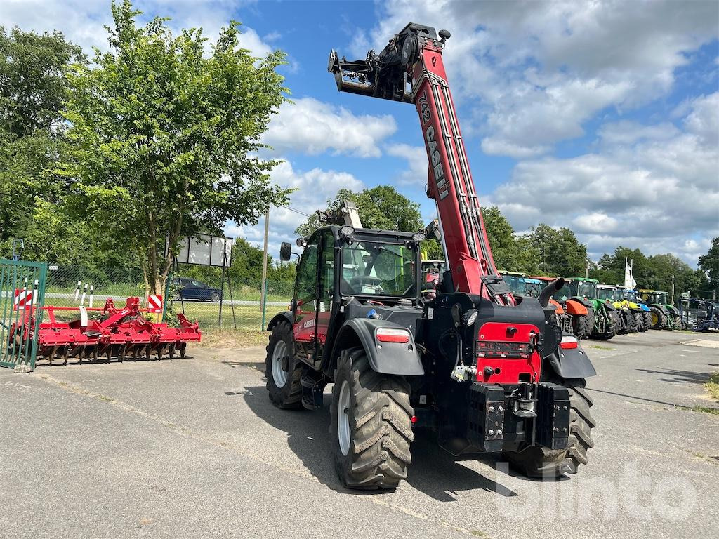 Case Farm Lift 742 (2021) - Chariot télescopique: photos 1 Case Farm Lift 742 (2021) - Chariot télescopique: photos 1