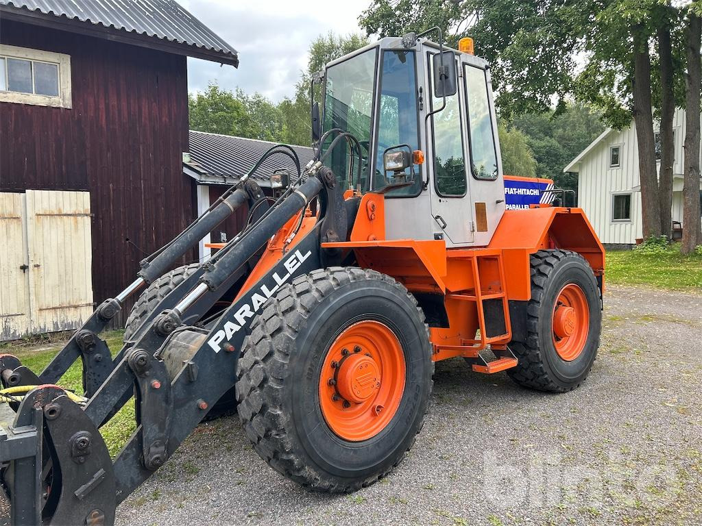 FIAT-HITACHI Paralell FR90 - Chargeuse sur pneus: photos 1 FIAT-HITACHI Paralell FR90 - Chargeuse sur pneus: photos 1
