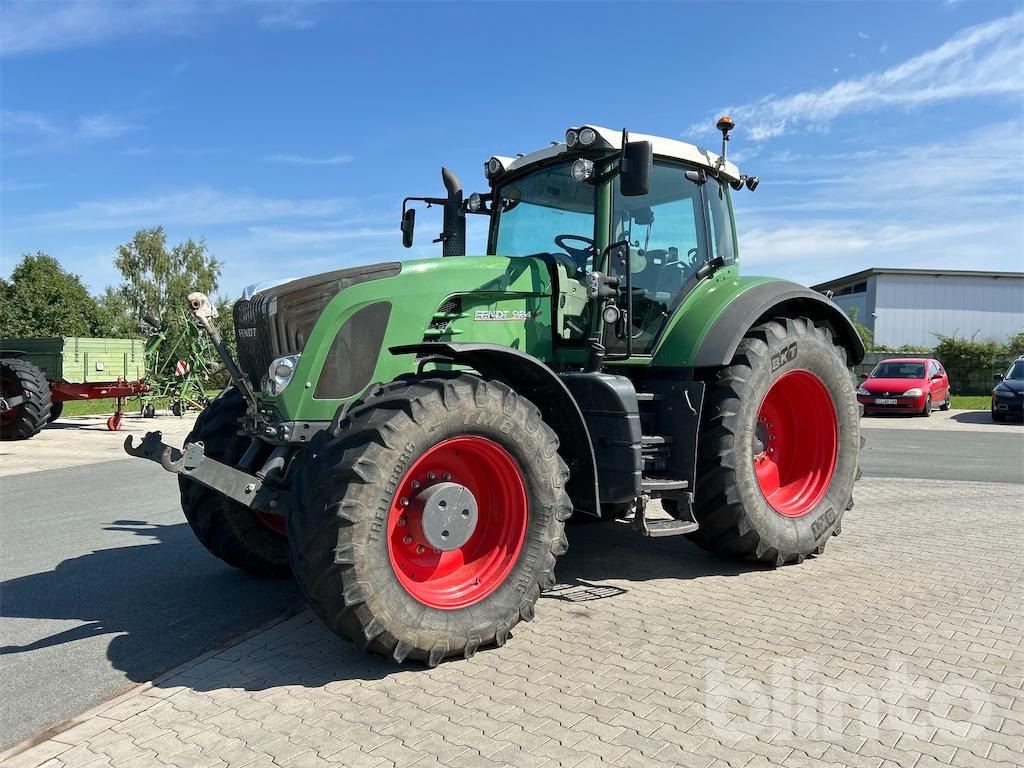Fendt 924 Vario - Tracteur agricole: photos 1 Fendt 924 Vario - Tracteur agricole: photos 1