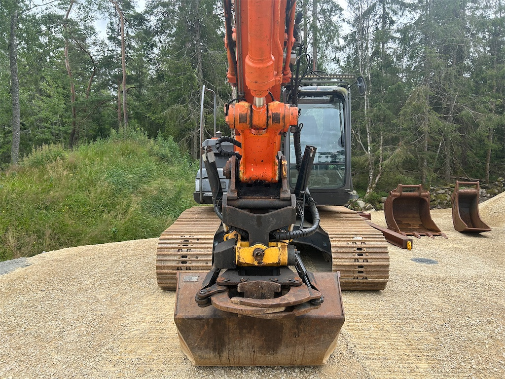 Hitachi 180 LC - Pelle sur chenille: photos 3 Hitachi 180 LC - Pelle sur chenille: photos 3