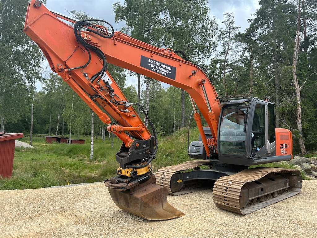 Hitachi 180 LC - Pelle sur chenille: photos 1 Hitachi 180 LC - Pelle sur chenille: photos 1