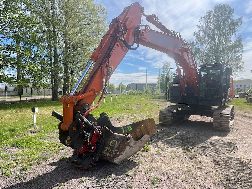 Hitachi ZX225USLC-7 - Pelle sur chenille: photos 3 Hitachi ZX225USLC-7 - Pelle sur chenille: photos 3