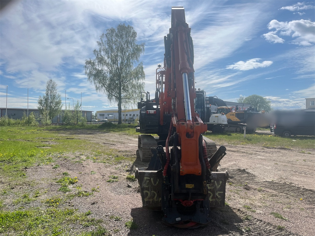 Hitachi ZX225USLC-7 - Pelle sur chenille: photos 4 Hitachi ZX225USLC-7 - Pelle sur chenille: photos 4