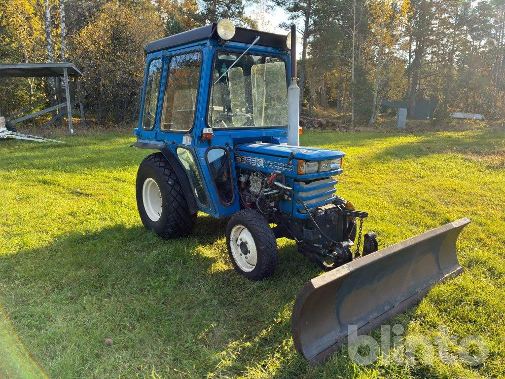 ISEKI 2220 - Tracteur agricole: photos 3 ISEKI 2220 - Tracteur agricole: photos 3