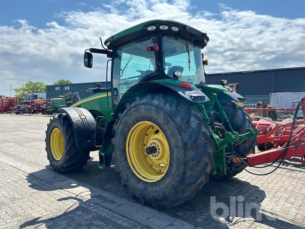 John Deere 8260 R Auto Power (2013) - Tracteur agricole: photos 3 John Deere 8260 R Auto Power (2013) - Tracteur agricole: photos 3