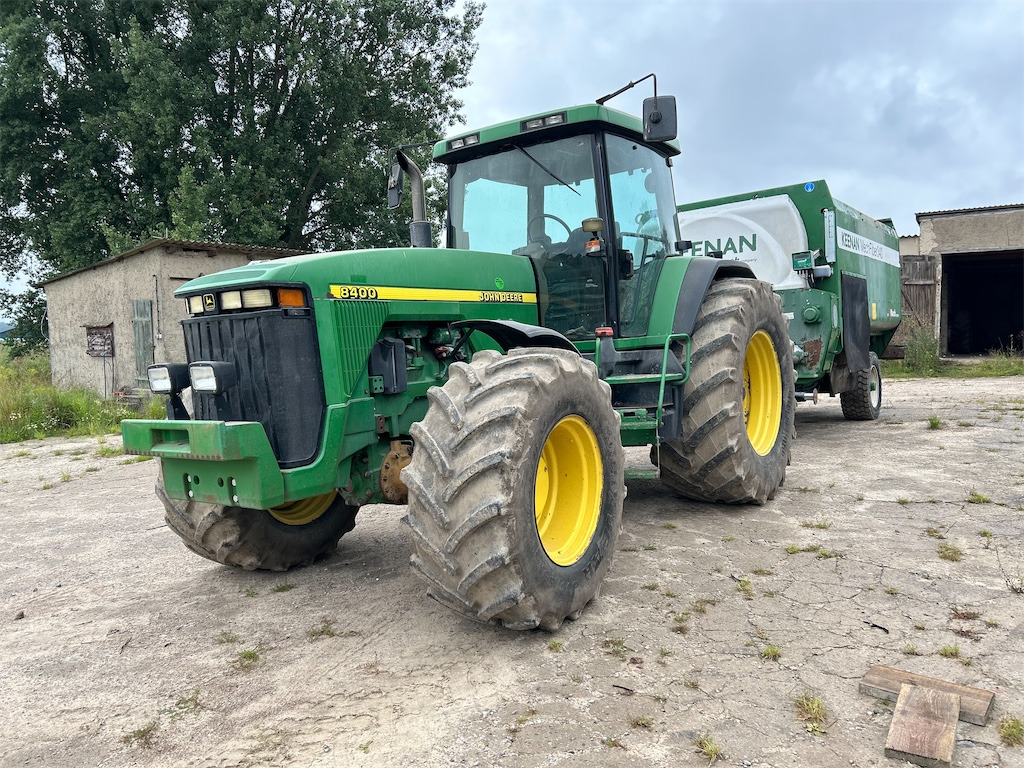 John Deere 8400 (1998) - Tracteur agricole: photos 1 John Deere 8400 (1998) - Tracteur agricole: photos 1