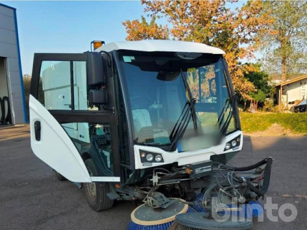 Johnston / Bucher C401 (2018) - Balayeuse de voirie: photos 2 Johnston / Bucher C401 (2018) - Balayeuse de voirie: photos 2