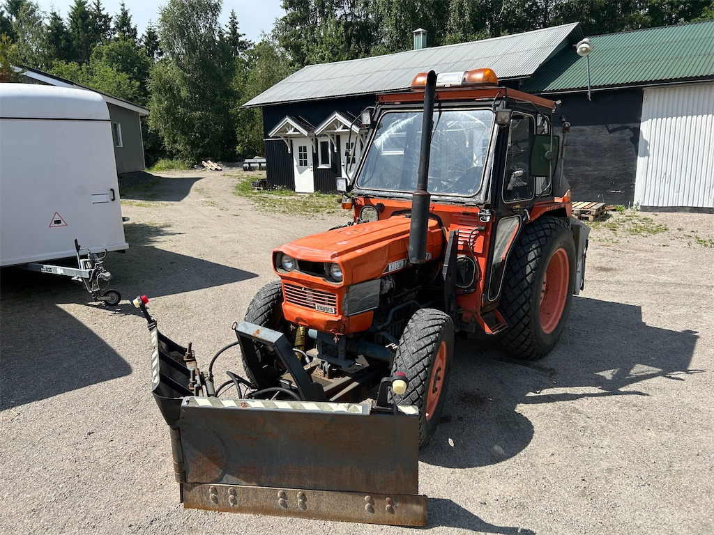 KUBOTA L 345 MKII DT - Micro tracteur: photos 1 KUBOTA L 345 MKII DT - Micro tracteur: photos 1