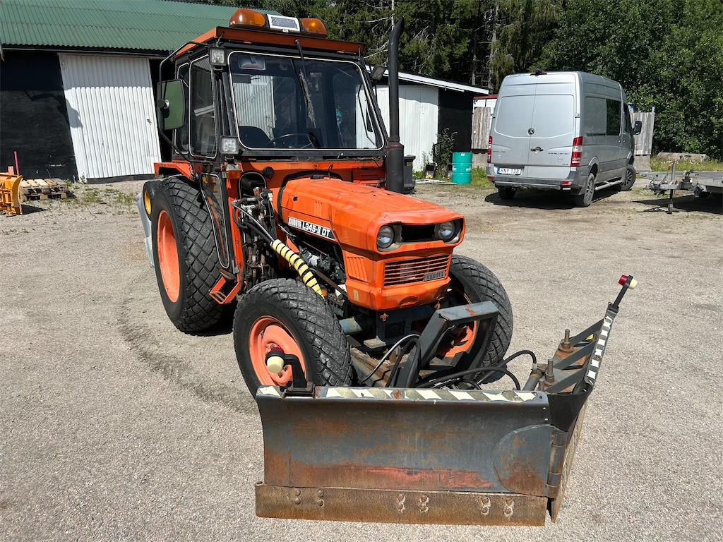 KUBOTA L 345 MKII DT - Micro tracteur: photos 3 KUBOTA L 345 MKII DT - Micro tracteur: photos 3