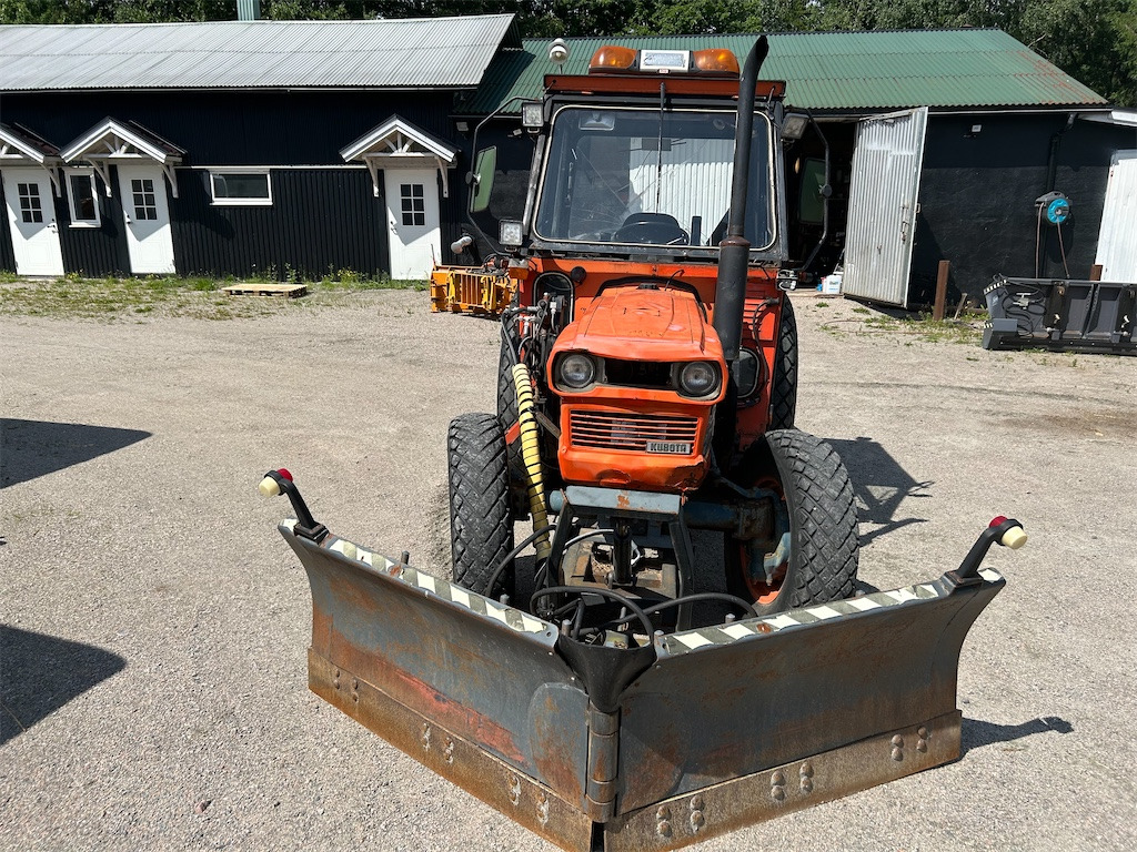 KUBOTA L 345 MKII DT - Micro tracteur: photos 2 KUBOTA L 345 MKII DT - Micro tracteur: photos 2
