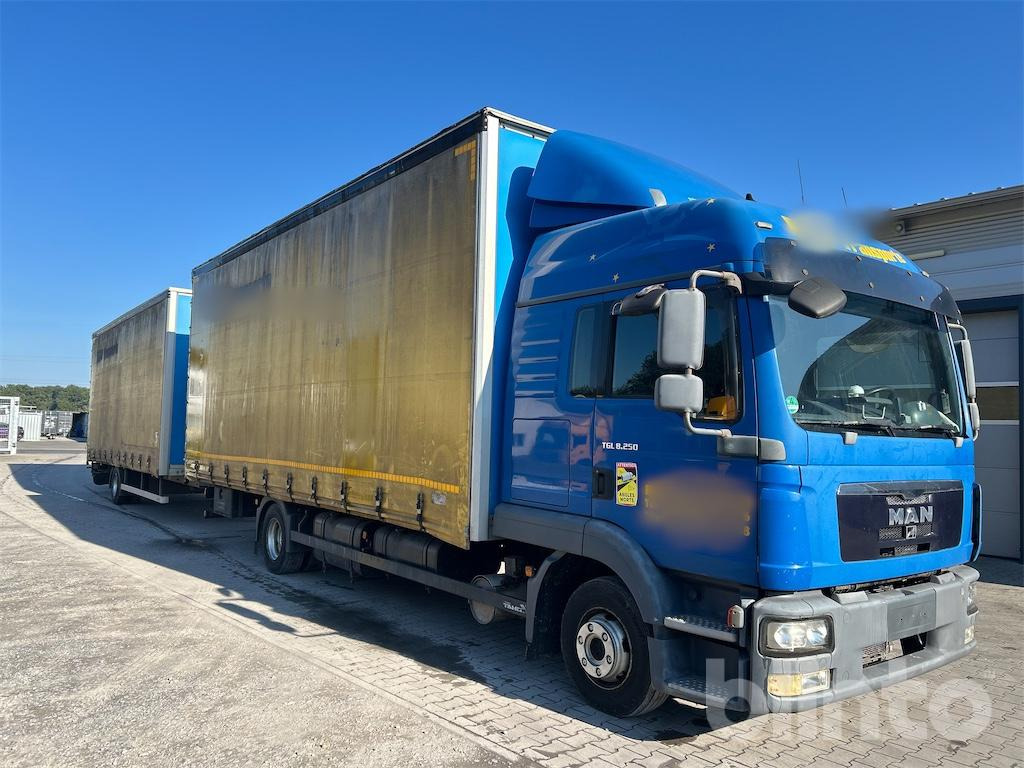 MAN TGL 8.250 (2011) - Camion à rideaux coulissants: photos 2 MAN TGL 8.250 (2011) - Camion à rideaux coulissants: photos 2