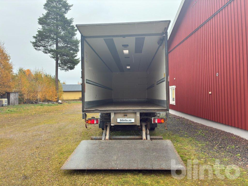 MERCEDES-BENZ 1223 L4X2 - Camion fourgon: photos 5 MERCEDES-BENZ 1223 L4X2 - Camion fourgon: photos 5