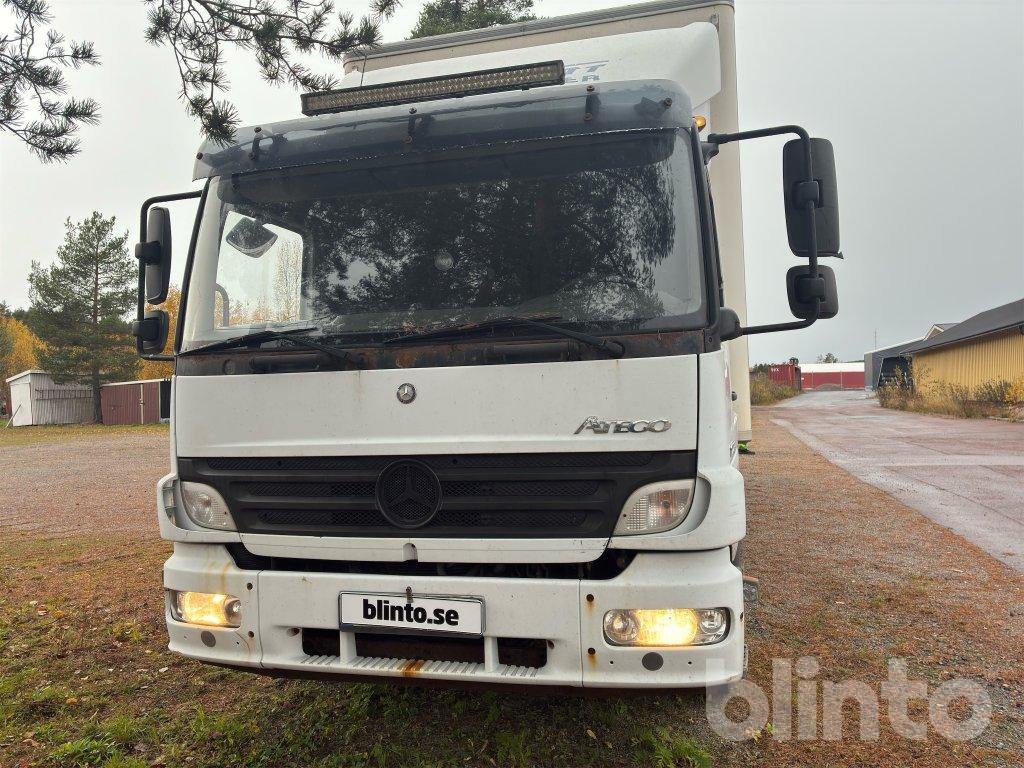 MERCEDES-BENZ 1223 L4X2 - Camion fourgon: photos 2 MERCEDES-BENZ 1223 L4X2 - Camion fourgon: photos 2