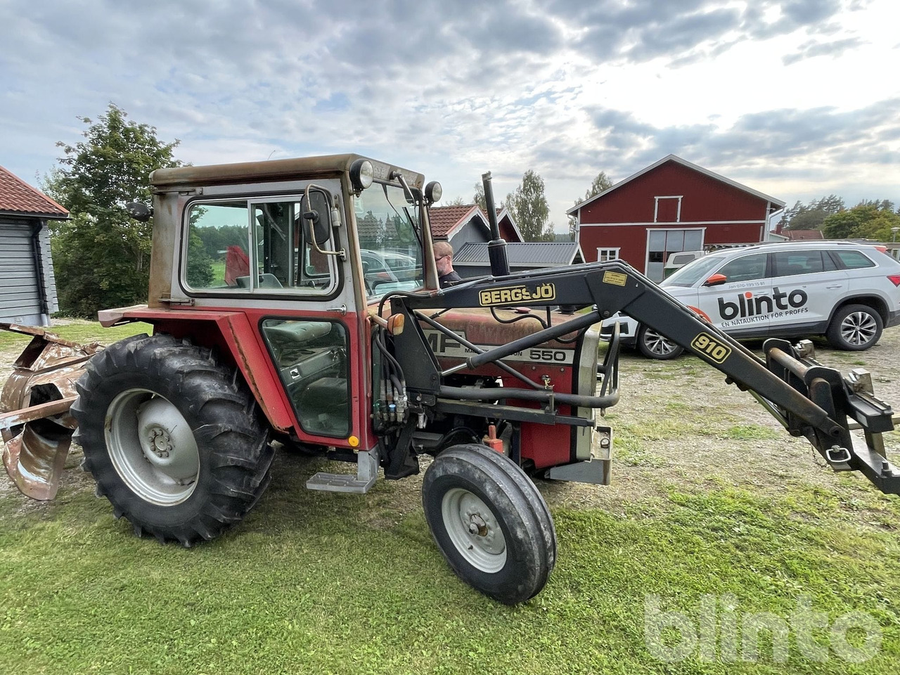 Massey Ferguson 550 - Tracteur agricole: photos 3 Massey Ferguson 550 - Tracteur agricole: photos 3