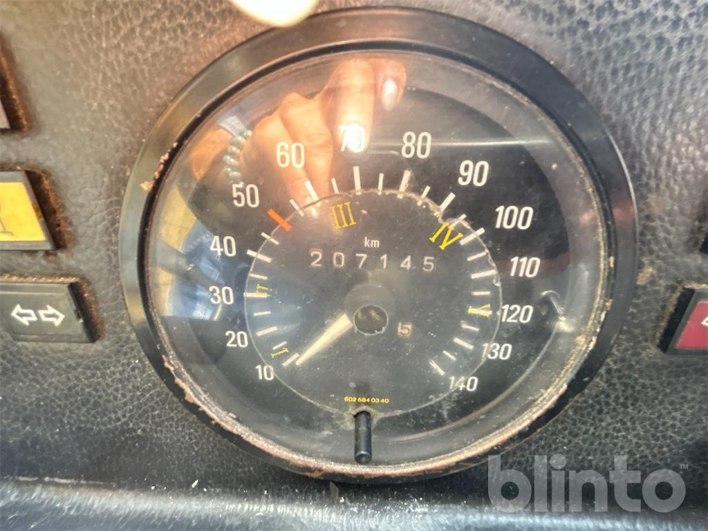 Mercedes Benz 601 D (1988) - Fourgon plateau: photos 5 Mercedes Benz 601 D (1988) - Fourgon plateau: photos 5
