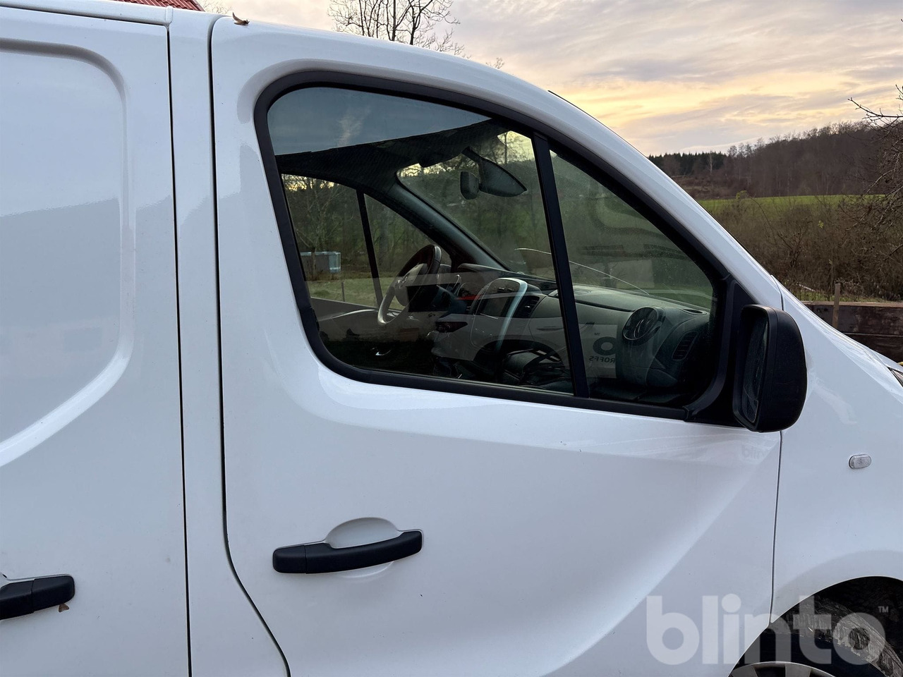 Fourgon utilitaire RENAULT TRAFIC 1.6 dCi: photos 20 Fourgon utilitaire RENAULT TRAFIC 1.6 dCi: photos 20