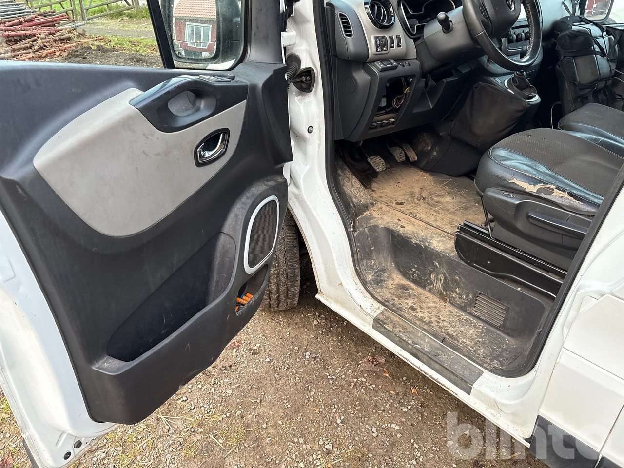 Fourgon utilitaire RENAULT TRAFIC 1.6 dCi: photos 39 Fourgon utilitaire RENAULT TRAFIC 1.6 dCi: photos 39