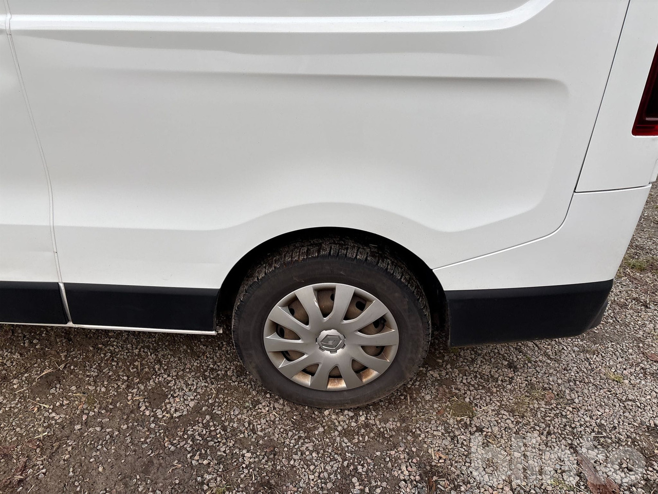 Fourgon utilitaire RENAULT TRAFIC 1.6 dCi: photos 35 Fourgon utilitaire RENAULT TRAFIC 1.6 dCi: photos 35