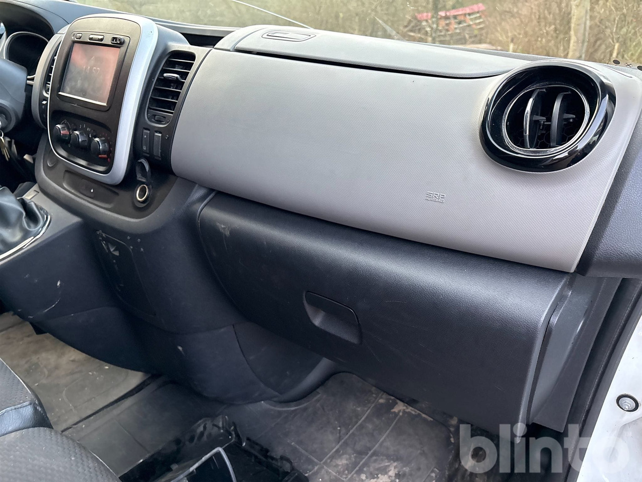 Fourgon utilitaire RENAULT TRAFIC 1.6 dCi: photos 50 Fourgon utilitaire RENAULT TRAFIC 1.6 dCi: photos 50