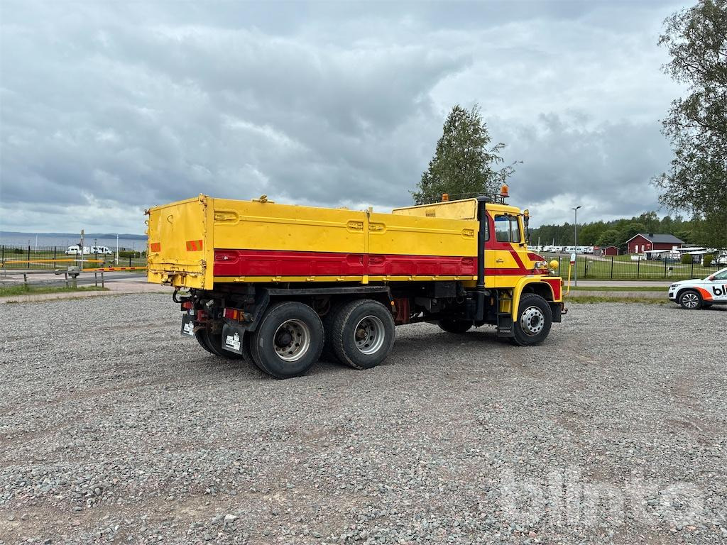 SCANIA LS 141S42 240 - Camion benne: photos 5 SCANIA LS 141S42 240 - Camion benne: photos 5