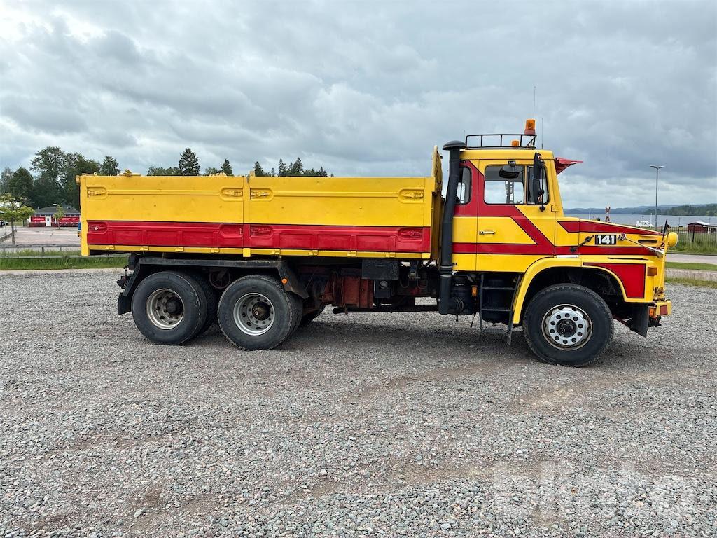 SCANIA LS 141S42 240 - Camion benne: photos 4 SCANIA LS 141S42 240 - Camion benne: photos 4
