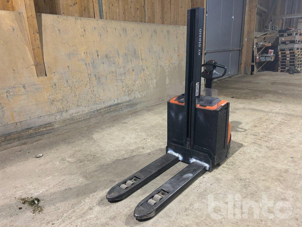 Toyota SWE080L - Gerbeur: photos 4 Toyota SWE080L - Gerbeur: photos 4