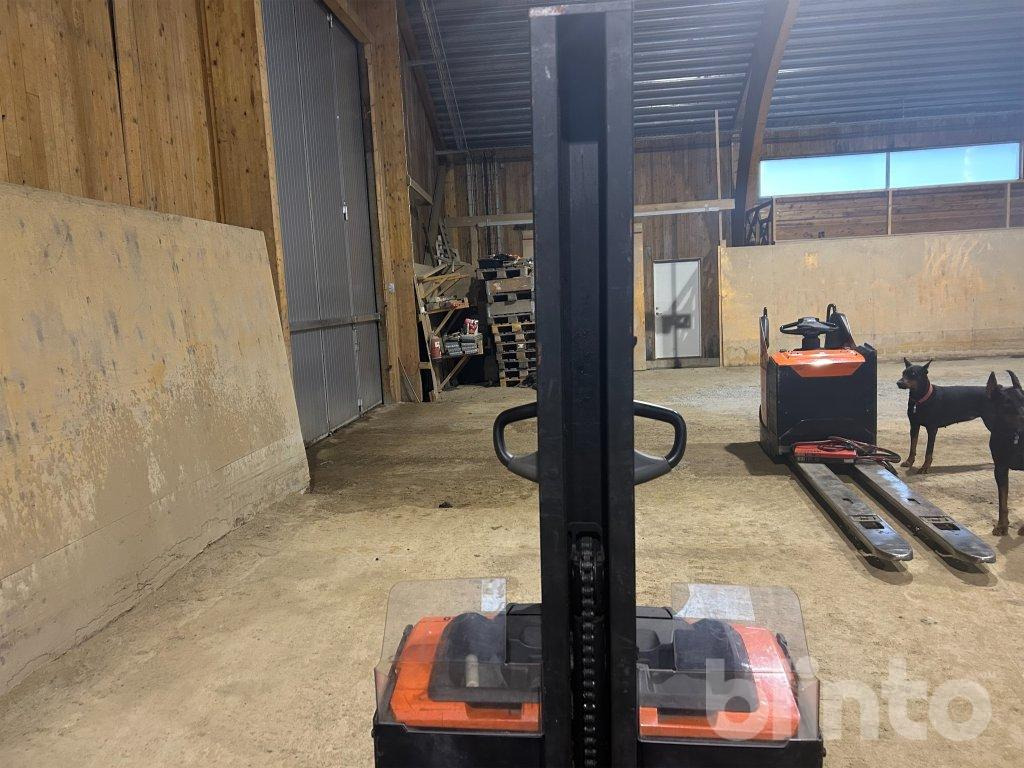 Toyota SWE080L - Gerbeur: photos 5 Toyota SWE080L - Gerbeur: photos 5