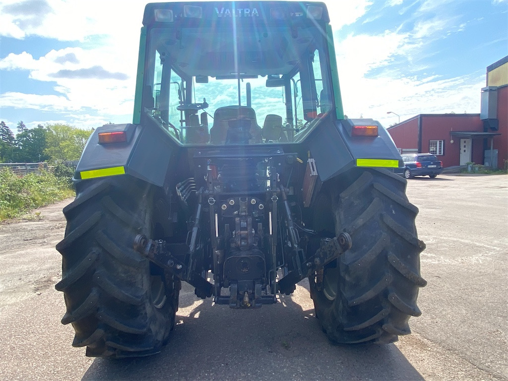 VALTRA 6200-4 - Tracteur agricole: photos 4 VALTRA 6200-4 - Tracteur agricole: photos 4