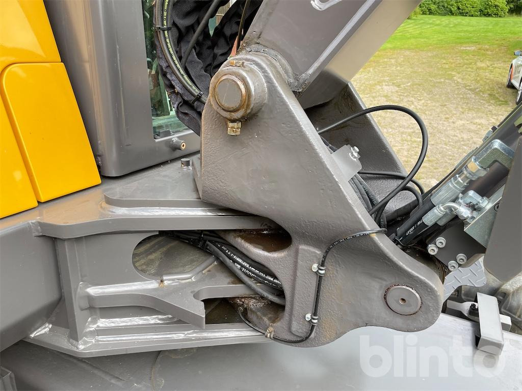 Pelle sur pneus VOLVO EW60E: photos 29