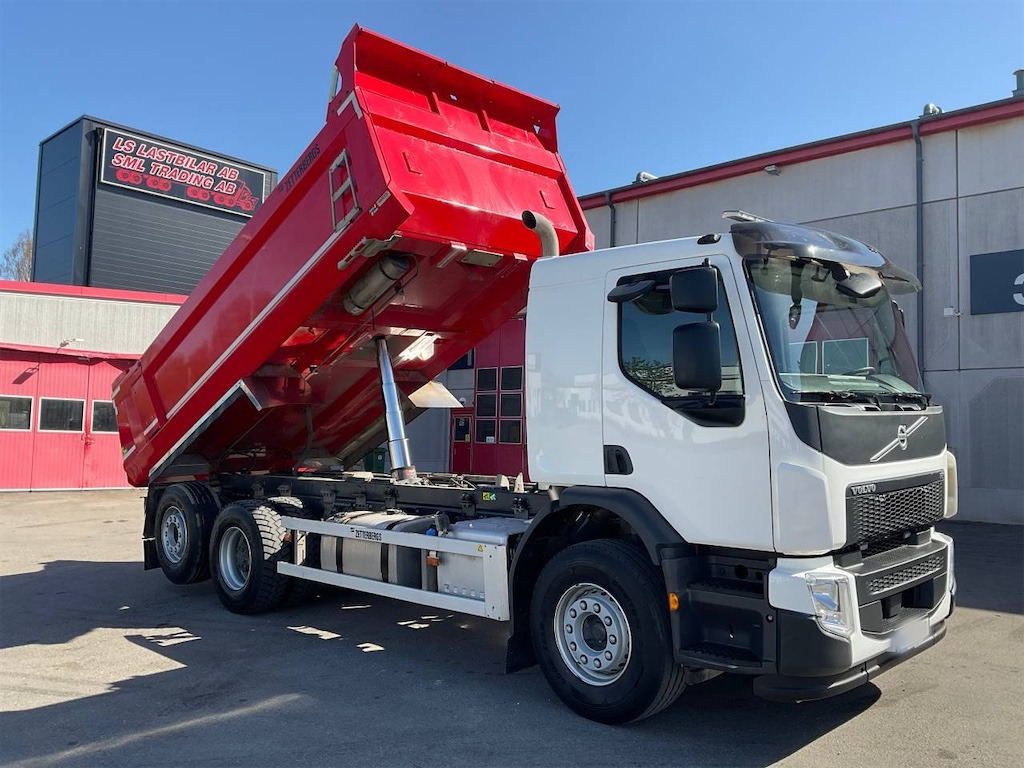 VOLVO FE 360 - Camion benne: photos 2 VOLVO FE 360 - Camion benne: photos 2