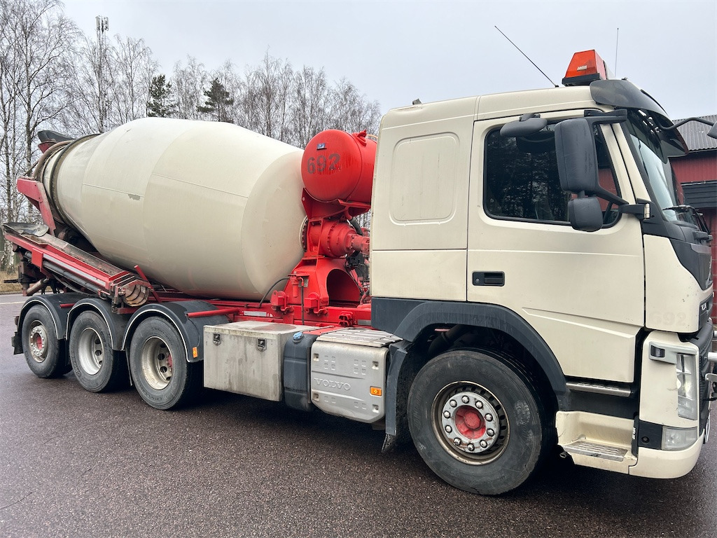 VOLVO FM 8*4 - Camion malaxeur: photos 5 VOLVO FM 8*4 - Camion malaxeur: photos 5