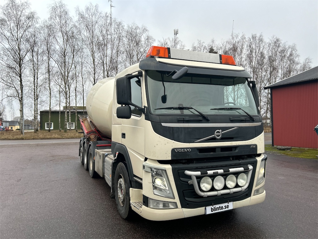 VOLVO FM 8*4 - Camion malaxeur: photos 3 VOLVO FM 8*4 - Camion malaxeur: photos 3