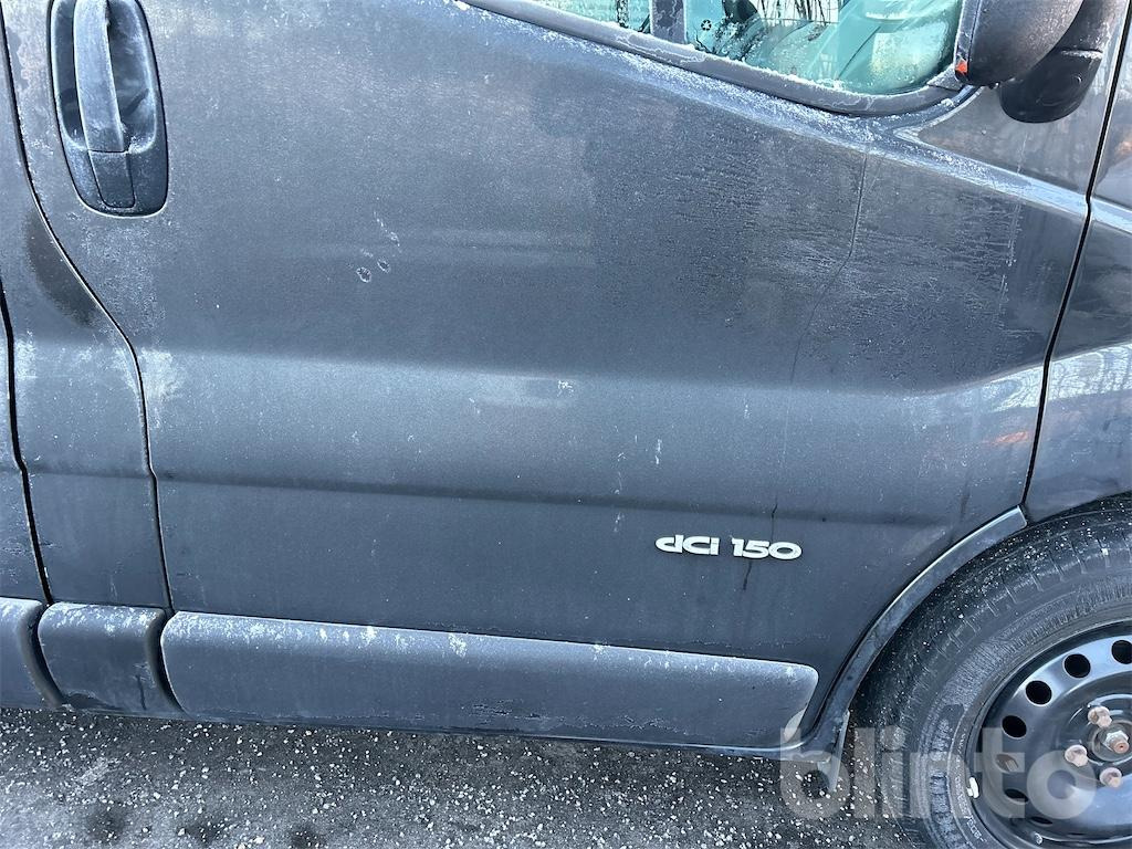 Véhicule utilitaire RENAULT TRAFIC: photos 22