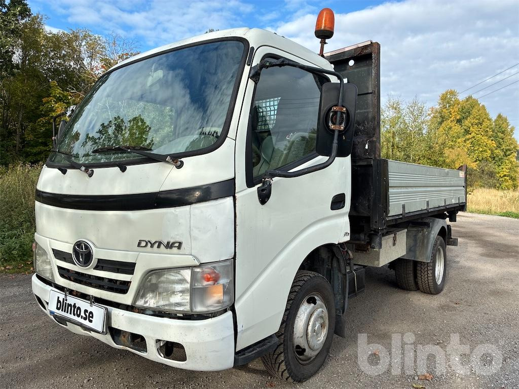 TOYOTA DYNA 150 - Véhicule utilitaire: photos 1 TOYOTA DYNA 150 - Véhicule utilitaire: photos 1