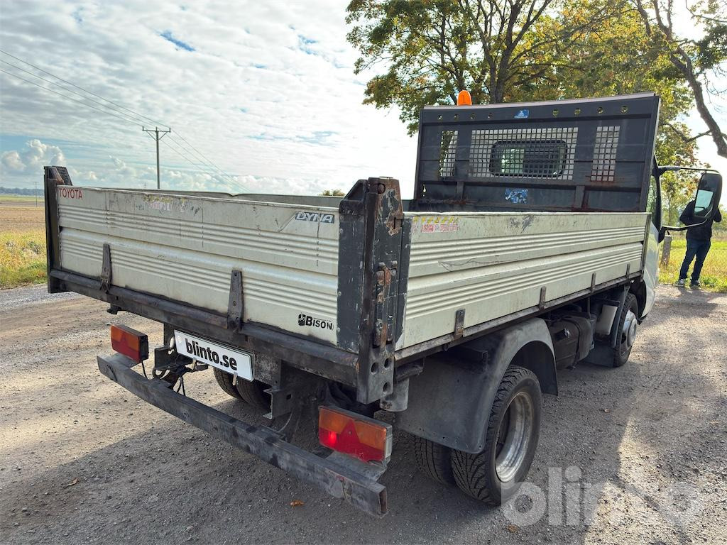 TOYOTA DYNA 150 - Véhicule utilitaire: photos 5 TOYOTA DYNA 150 - Véhicule utilitaire: photos 5