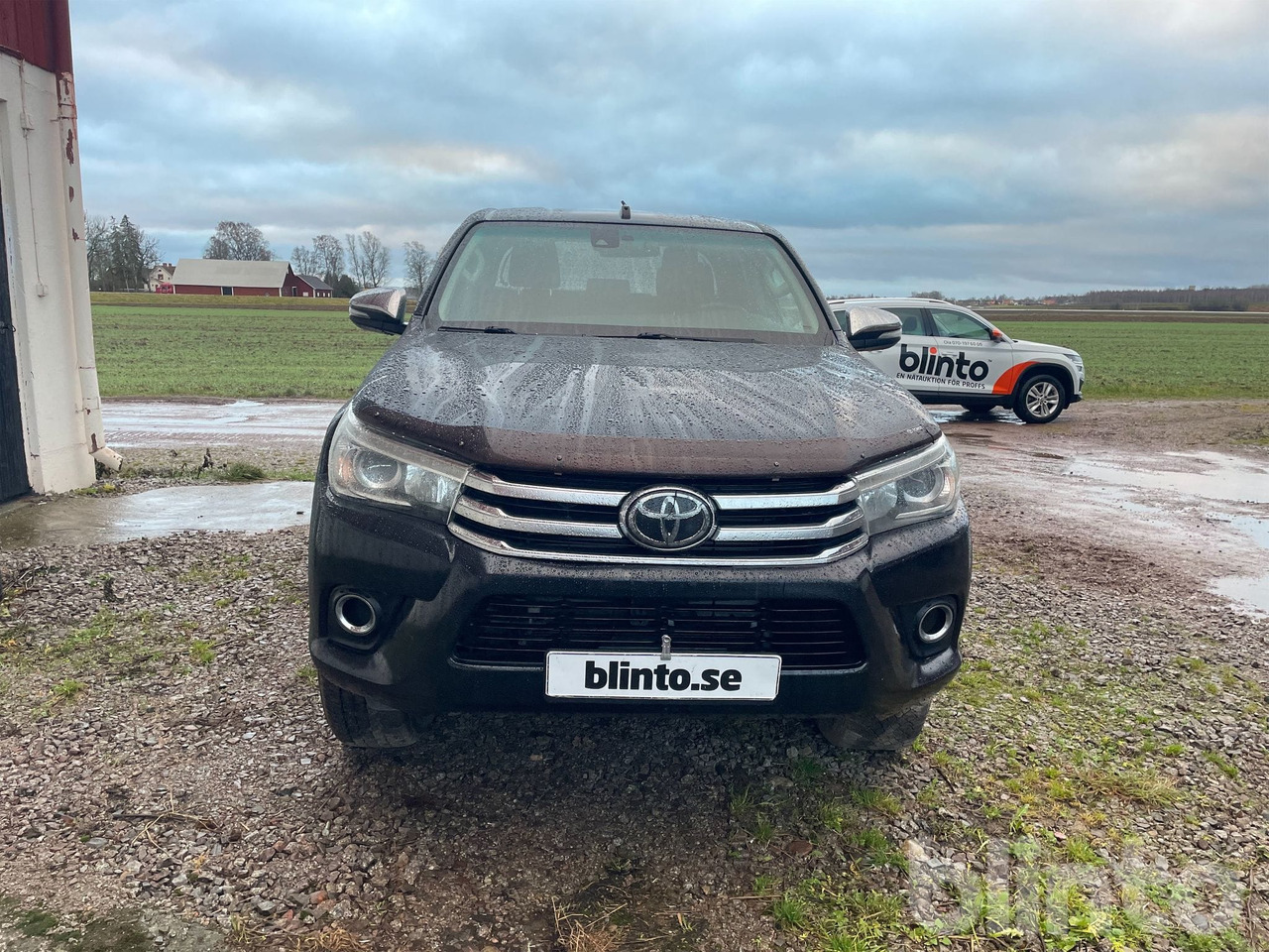 TOYOTA - Véhicule utilitaire: photos 2 TOYOTA - Véhicule utilitaire: photos 2